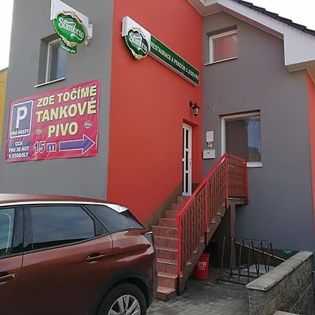 Restaurace A Penzion U Jessyho Perná Kültér fotó
