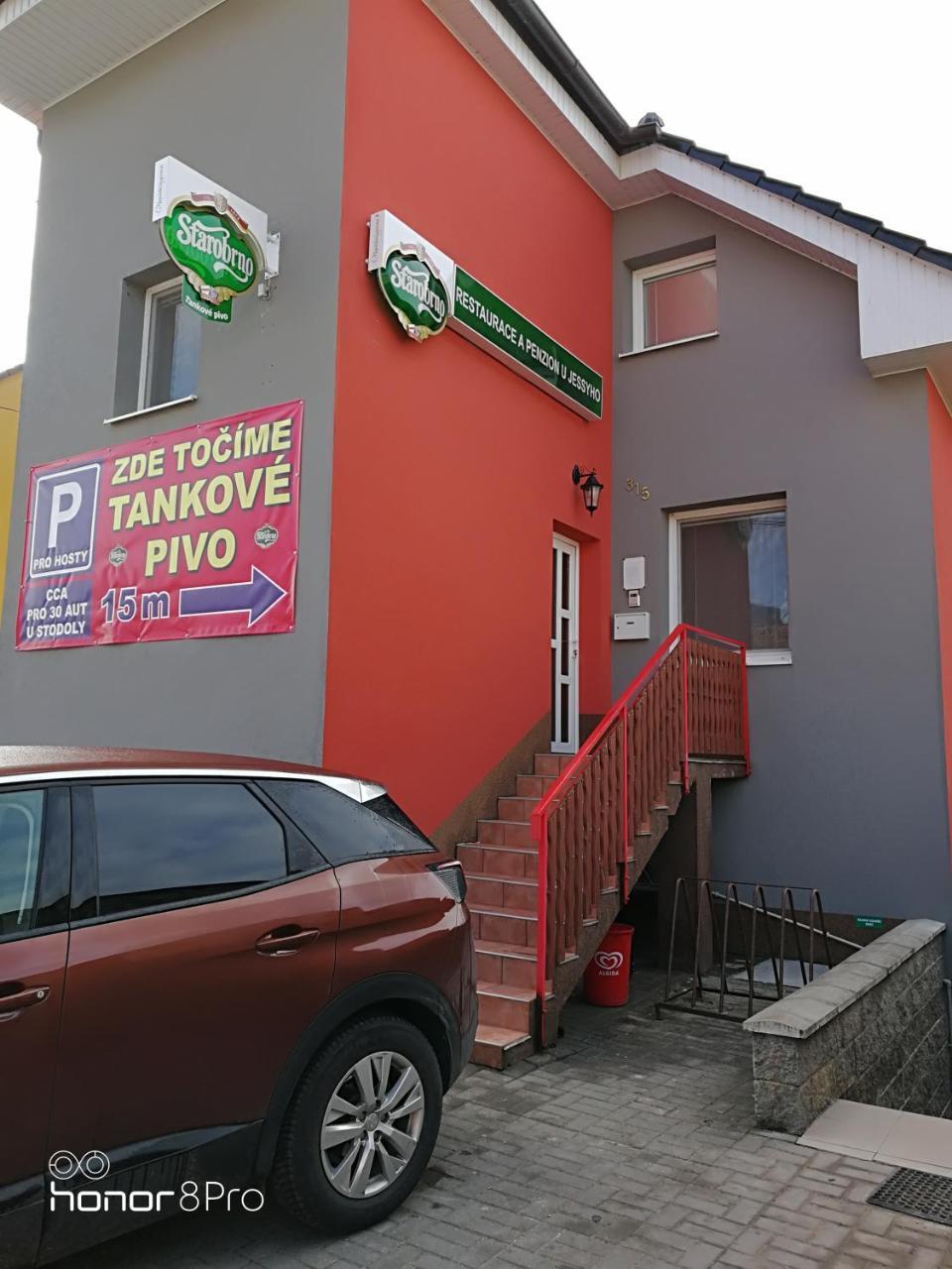 Restaurace A Penzion U Jessyho Perná Kültér fotó